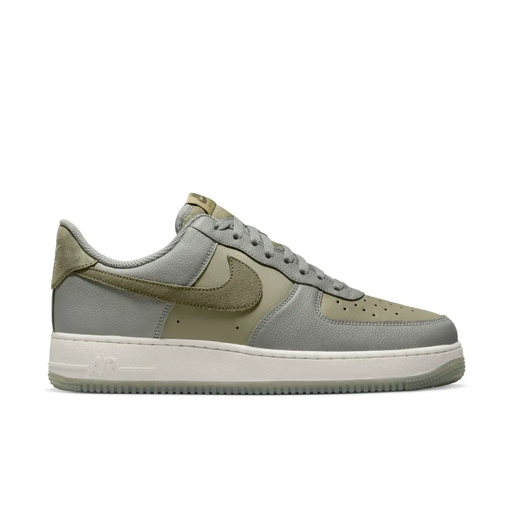 Chaussures Nike Air Force 1'07 Lv8 Ess+